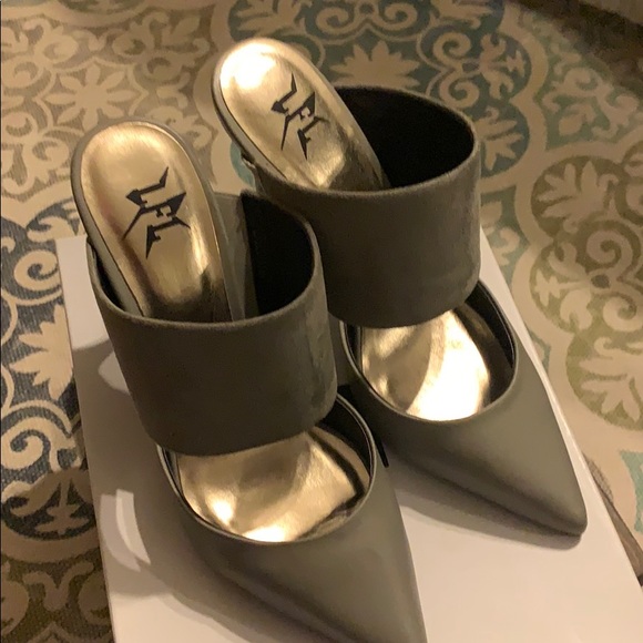 Beautiful Shoes 👠 ❤️❤️ - Picture 3 of 6